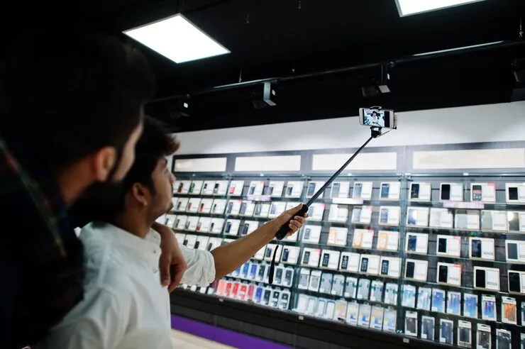 Mobile phone shop POS in use